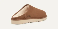 UGG Men’s Classic Slip-On Chestnut